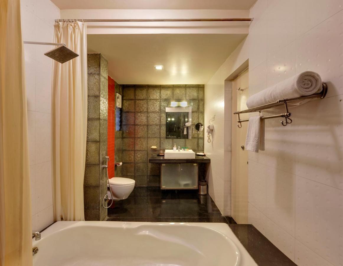 Regenta Place Raysons Kolhapur Exterior foto