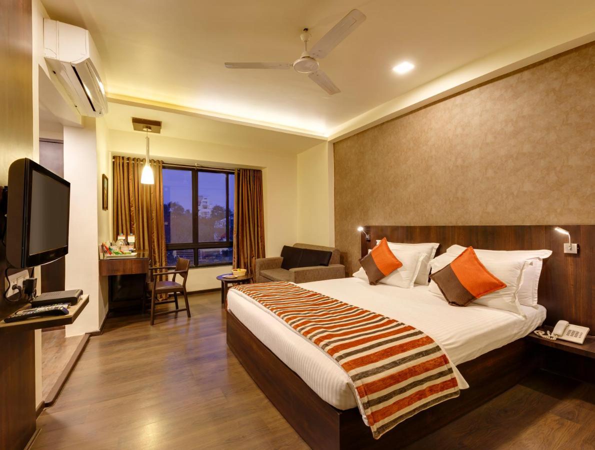 Regenta Place Raysons Kolhapur Exterior foto